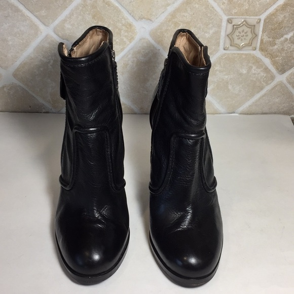 Frye Sylvia Piped Black Leather Booties Size 7.5 - Picture 2 of 8